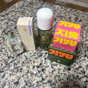 Tiffany original perfume Tasha face serum
JIYU Philosophy body mist